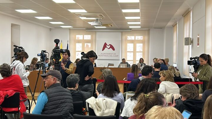 Acto de CNT-AIT en un pleno del Ayuntamiento de Mont-roig del Camp